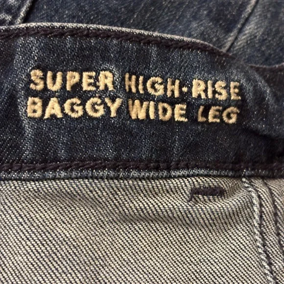 AE Dreamy Drape Stretch Super High-Waisted Baggy Wide-Leg Jean - Picture 10 of 15